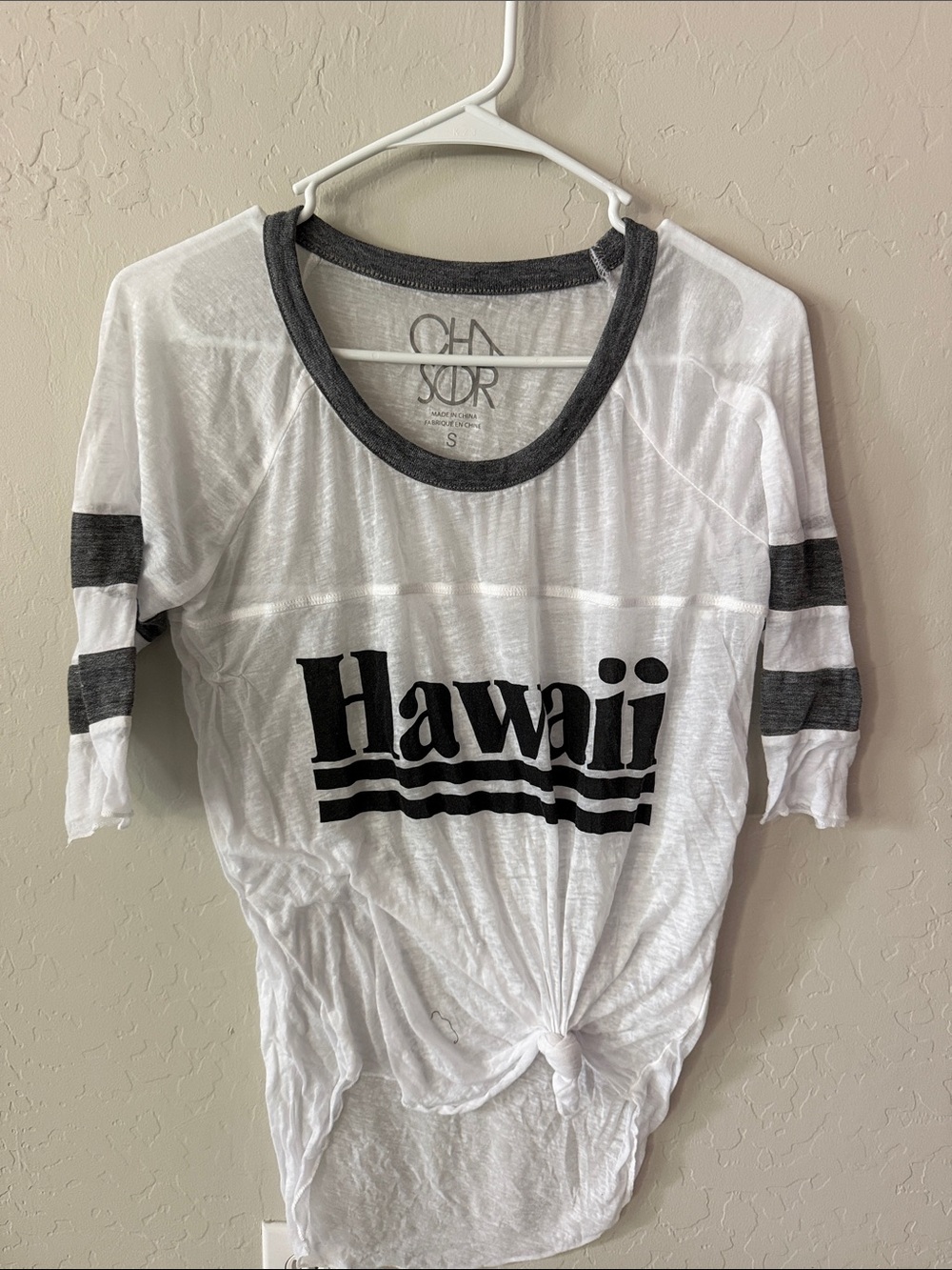 Chaser White & Charcoal Hawaii Knotted Baseball Tee - Chaser